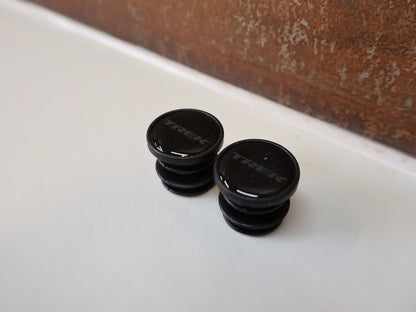Griffe und Lenkerbänder von Trek, TREK GEL CORK LENKERBAND / SCHWARZ / 2,5MM / GEL - DÄMPFUNG vor USEDBIKES - OB.DE Hintergrund