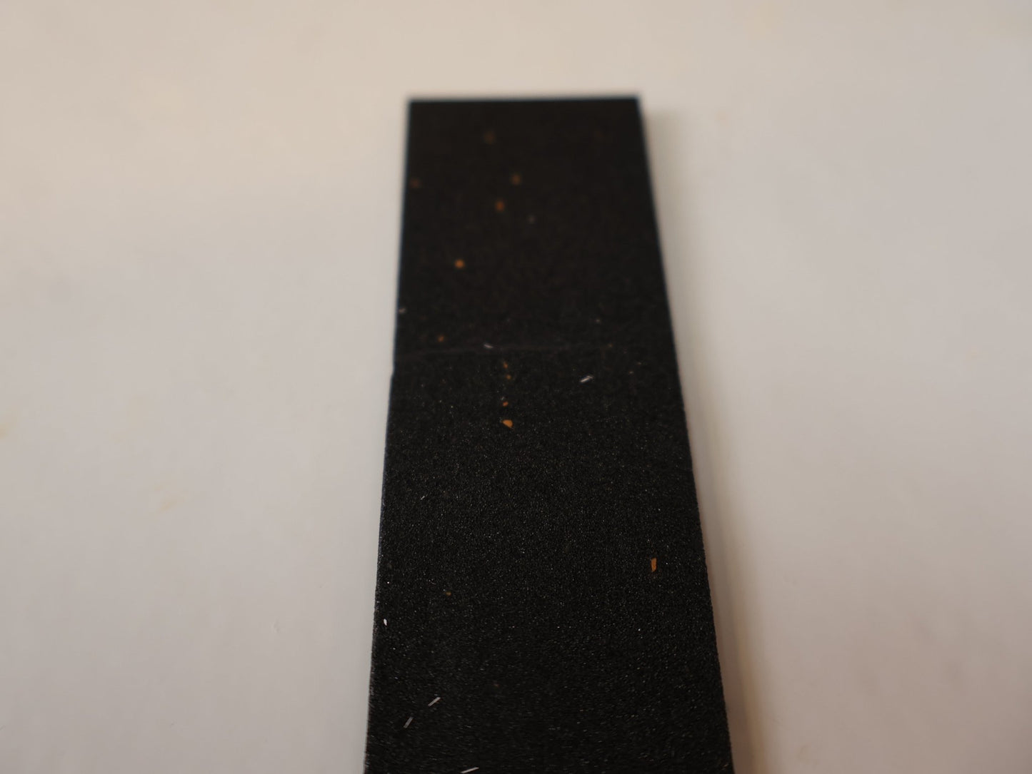 Griffe und Lenkerbänder von Trek, TREK GEL CORK LENKERBAND / SCHWARZ / 2,5MM / GEL - DÄMPFUNG vor USEDBIKES - OB.DE Hintergrund