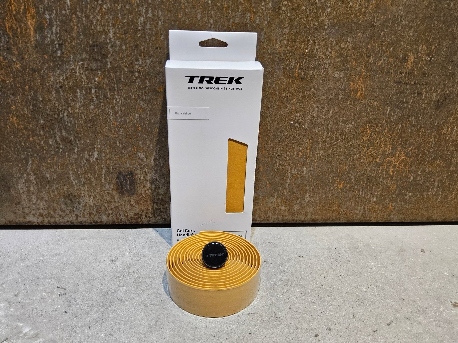 Griffe und Lenkerbänder von Trek, TREK GEL CORK LENKERBANDSET / BAHA YELLOW vor USEDBIKES - OB.DE Hintergrund
