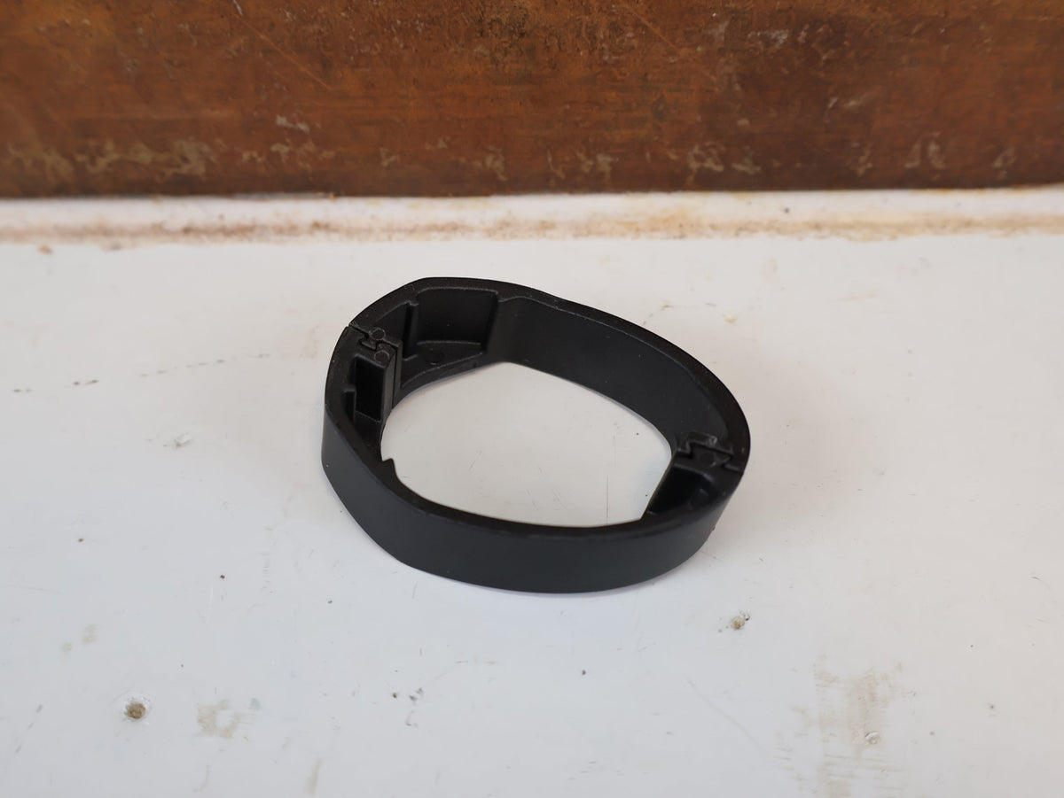 Zubehör von Trek, TREK HEADSET CABLE ROUTING SPACER STEUERSATZ 15MM / HAN 5253094 vor USEDBIKES-OB.DE Hintergrund