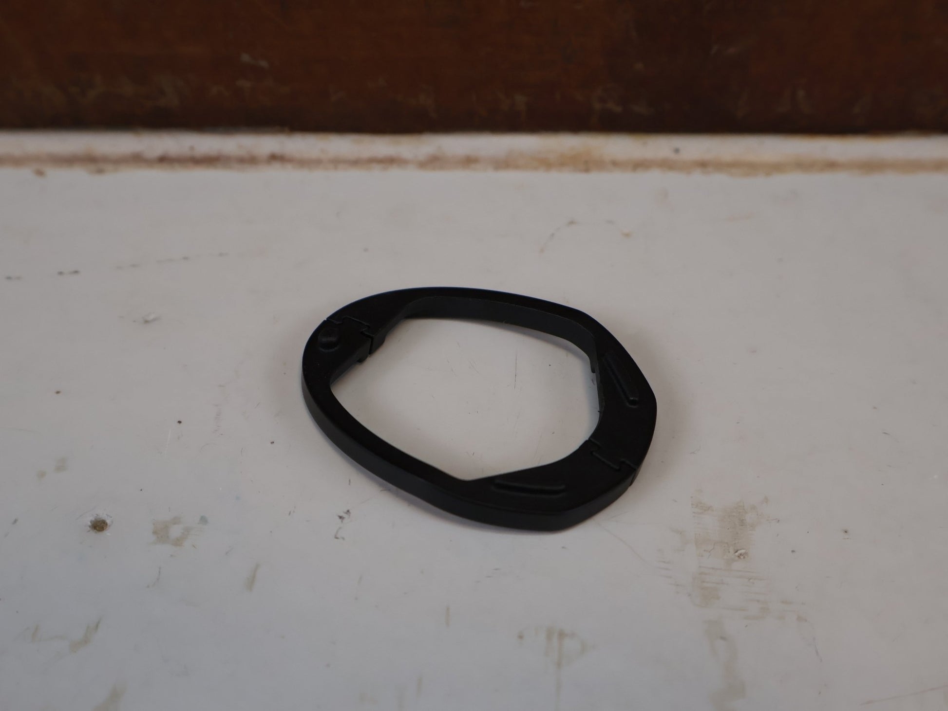 Zubehör von Trek, TREK HEADSET CABLE ROUTING SPACER STEUERSATZ 5MM / HAN 5253093 vor USEDBIKES-OB.DE Hintergrund