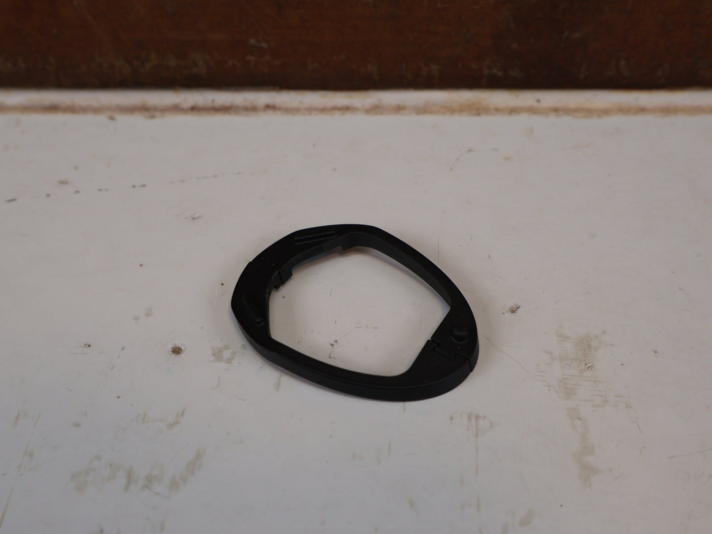 Zubehör von Trek, TREK HEADSET CABLE ROUTING SPACER STEUERSATZ 5MM / HAN 5253093 vor USEDBIKES-OB.DE Hintergrund