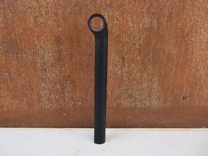 Sattelstütze von Trek, TREK KVF AERO CARBONSATTELSTÜTZE 280mm 5mm OFFSET vor USEDBIKES-OB.DE Hintergrund