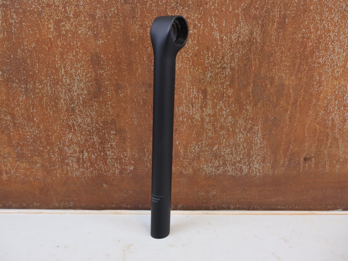 Sattelstütze von Trek, TREK KVF AERO CARBONSATTELSTÜTZE 280mm 5mm OFFSET vor USEDBIKES-OB.DE Hintergrund