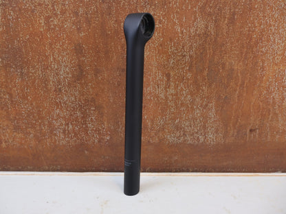 Sattelstütze von Trek, TREK KVF AERO CARBONSATTELSTÜTZE 280mm 5mm OFFSET vor USEDBIKES-OB.DE Hintergrund