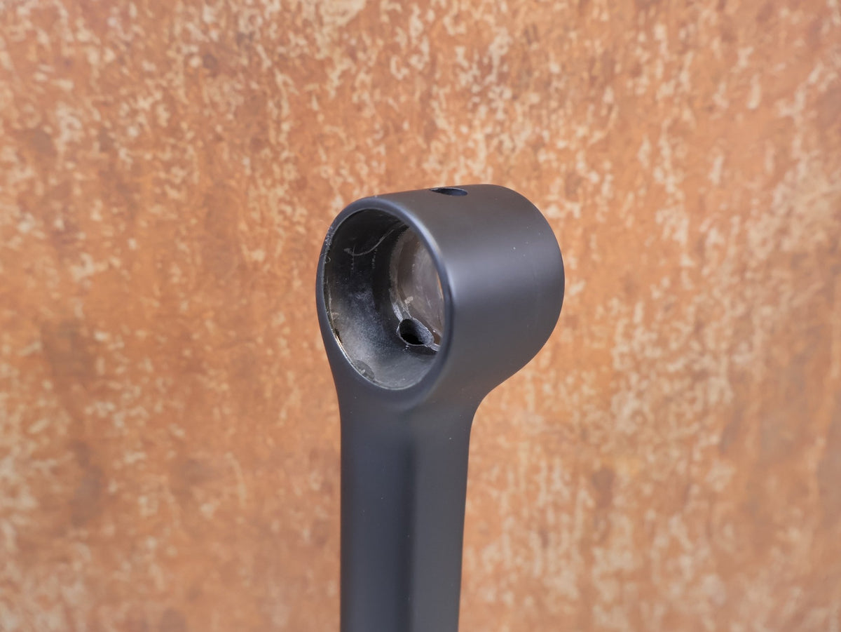 Sattelstütze von Trek, TREK KVF AERO CARBONSATTELSTÜTZE 280mm 5mm OFFSET vor USEDBIKES-OB.DE Hintergrund