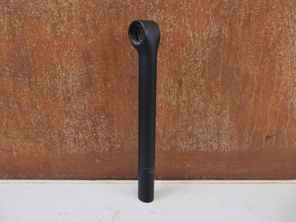 Sattelstütze von Trek, TREK KVF AERO CARBONSATTELSTÜTZE 280mm 5mm OFFSET vor USEDBIKES-OB.DE Hintergrund
