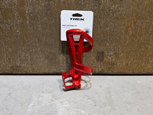 Trinkflaschen und Halter von Trek, TREK LEFT SIDE LOAD RECYCLED FLASCHENHALTER / CRIMSON vor USEDBIKES - OB.DE Hintergrund