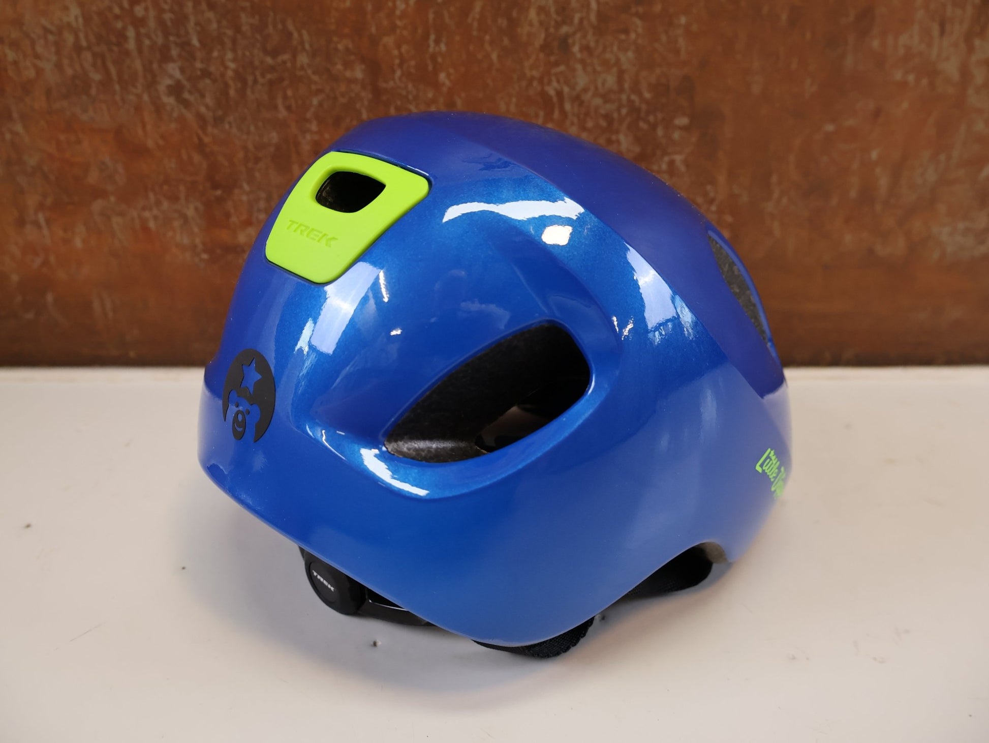 Helme von Trek, TREK LITTLE DIPPER KLEINKIND FAHRRADHELM BLAU vor USEDBIKES-OB.DE Hintergrund