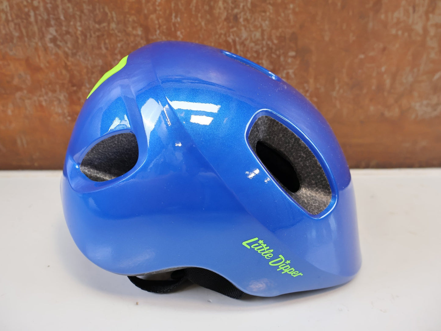 Helme von Trek, TREK LITTLE DIPPER KLEINKIND FAHRRADHELM BLAU vor USEDBIKES-OB.DE Hintergrund