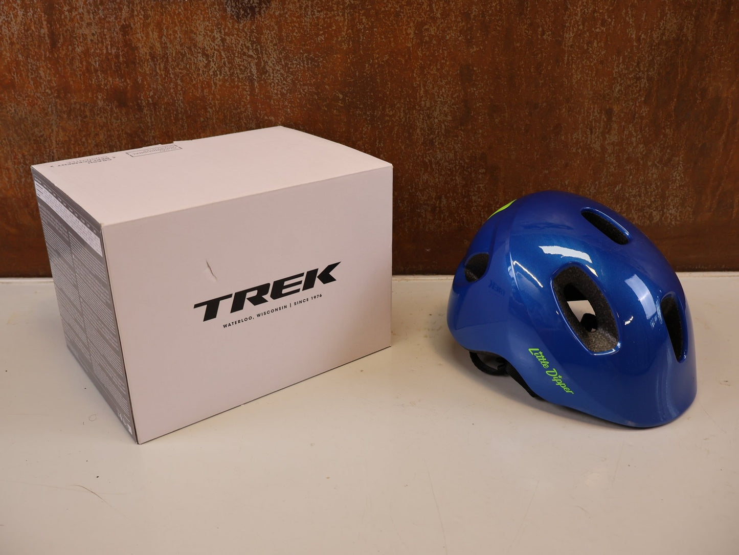 Helme von Trek, TREK LITTLE DIPPER KLEINKIND FAHRRADHELM BLAU vor USEDBIKES-OB.DE Hintergrund