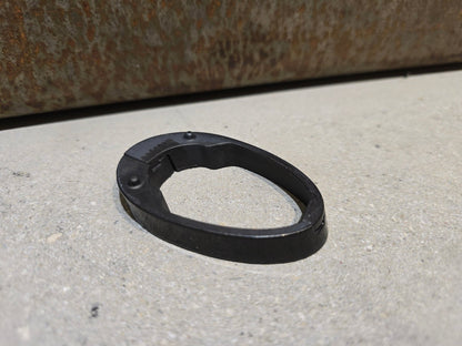Zubehör von Trek, TREK MADONE 9 - SERIES HEADSET CABEL ROUTING SPACER in variant_title vor USEDBIKES - OB.DE Hintergrund