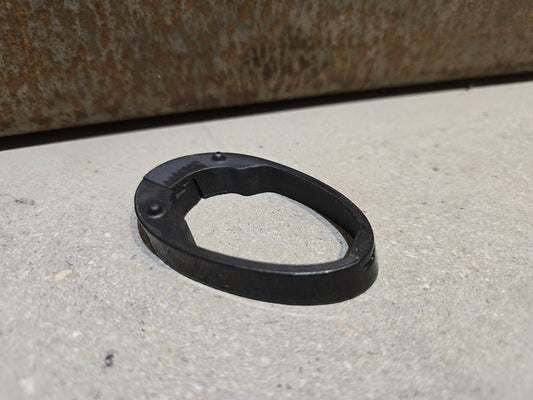 Zubehör von Trek, TREK MADONE 9 - SERIES HEADSET CABEL ROUTING SPACER in variant_title vor USEDBIKES - OB.DE Hintergrund