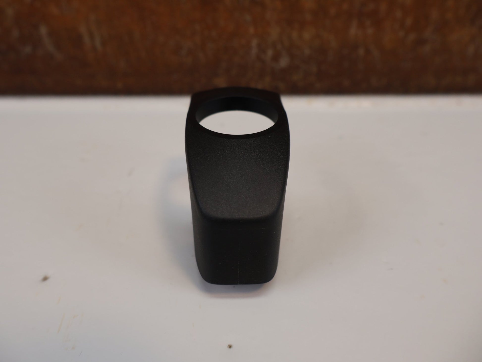 Zubehör von Trek, TREK MADONE GEN 7 BARSTEM TOP COVERS / EXPOSED STEERER / COCKPIT COVERS W5286052 vor USEDBIKES - OB.DE Hintergrund