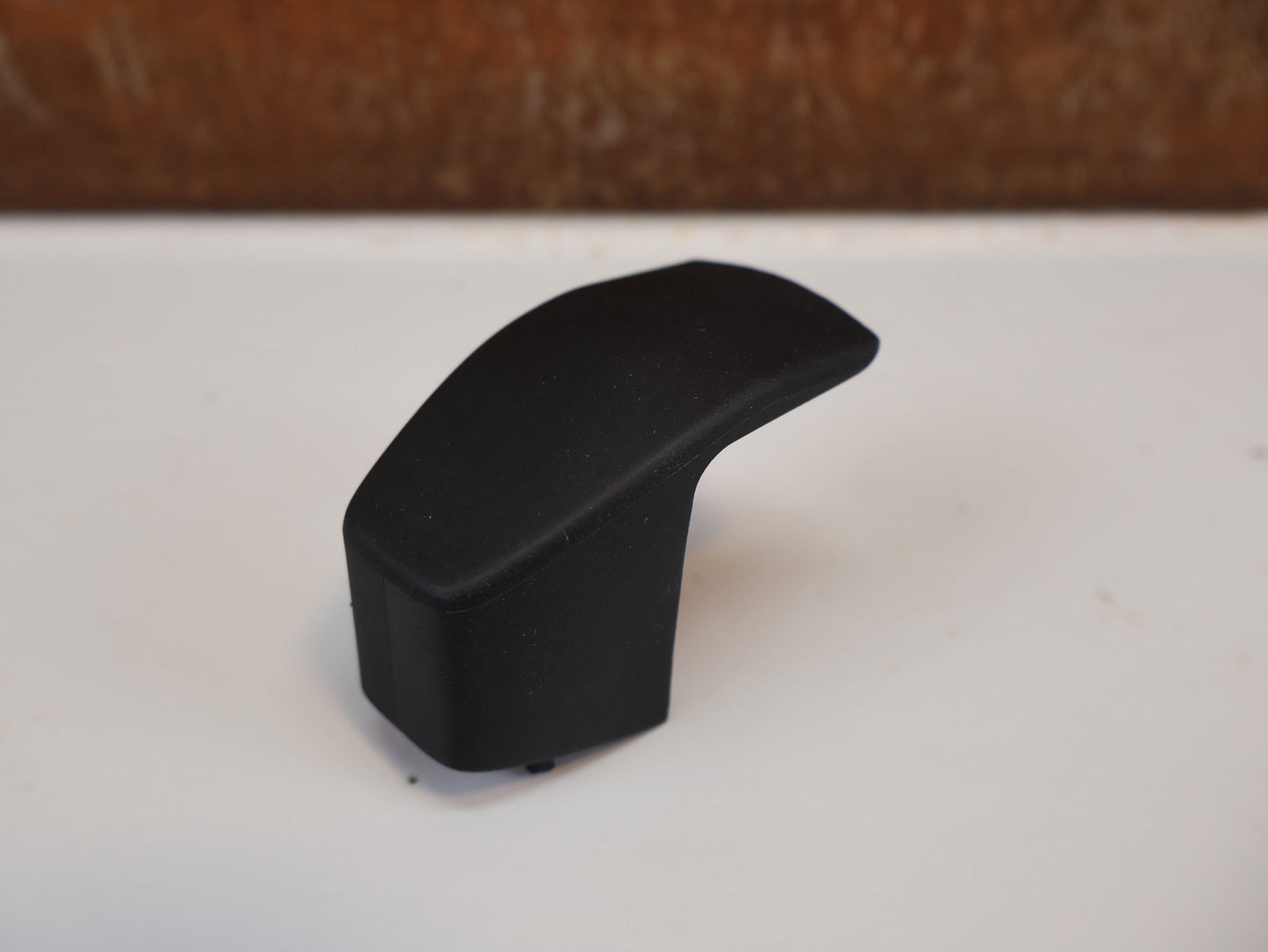 Zubehör von Trek, TREK MADONE GEN 7 BARSTEM TOP COVERS / FLUSH STEERER V2 / COCKPIT COVERS W5318065 vor USEDBIKES - OB.DE Hintergrund