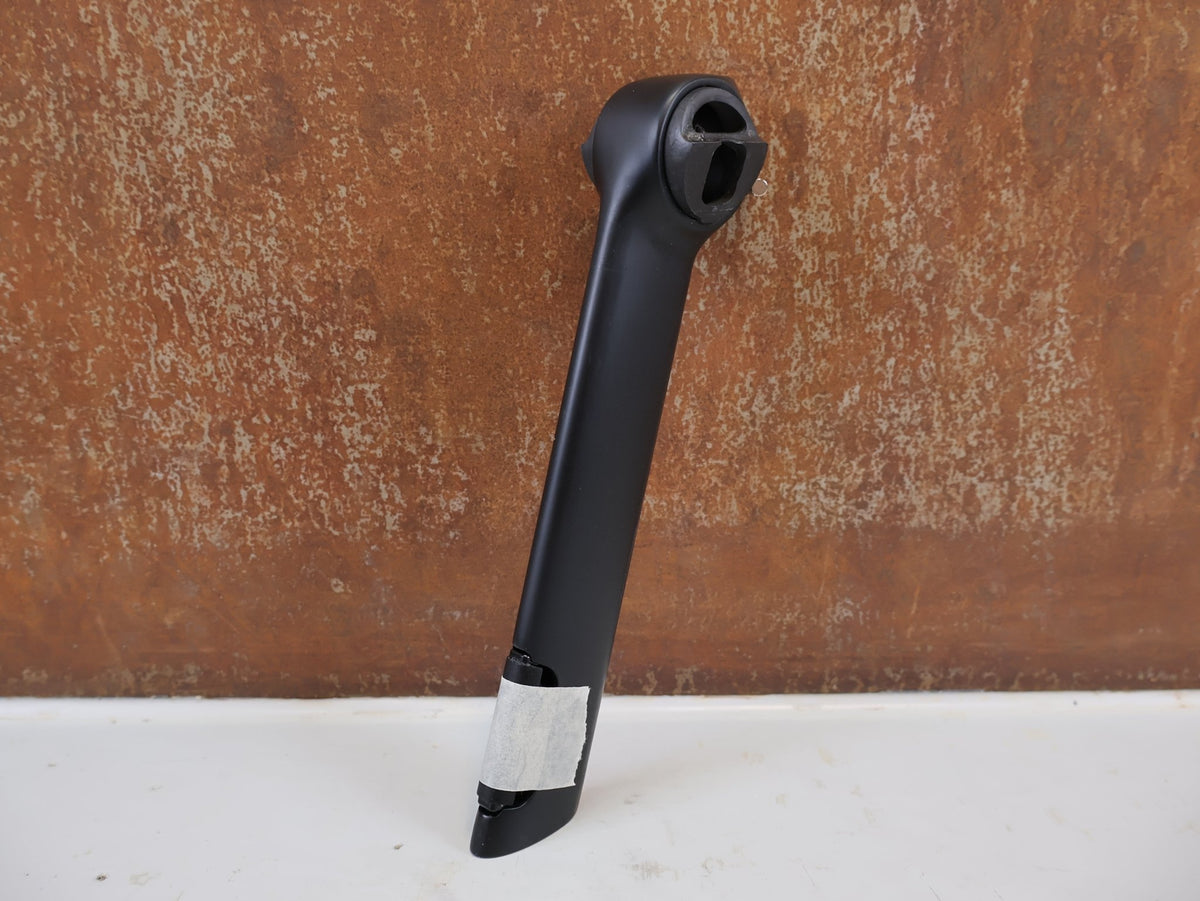 Sattelstütze von Trek, Trek Madone Gen 8 Carbon Sattelstütze 190mm 0mm Setback vor USEDBIKES-OB.DE Hintergrund