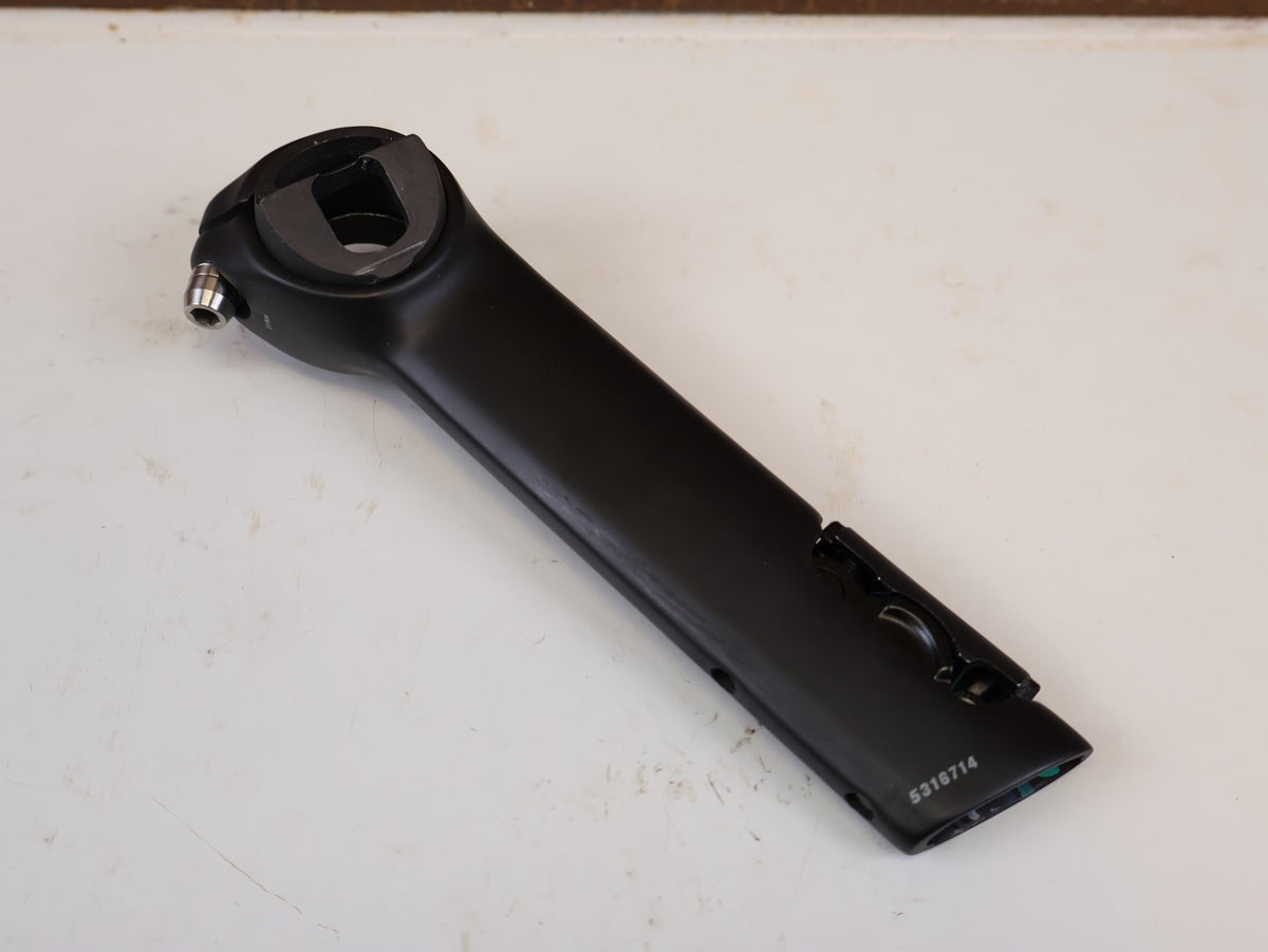 Sattelstütze von Bontrager, TREK MADONE GEN 8 CARBON SATTELSTÜTZE SHORT / 150MM / 0MM OFFSET vor USEDBIKES-OB.DE Hintergrund