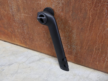 Sattelstütze von Trek, TREK – MADONE GEN 8 SATTELSTÜTZE / 190 MM / 20 MM SETBACK / ORIGINAL - ERSATZTEIL W5316717 vor USEDBIKES - OB.DE Hintergrund