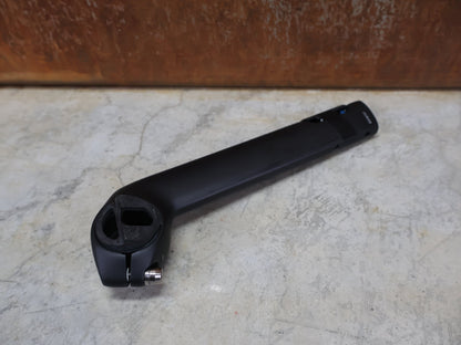 Sattelstütze von Trek, TREK – MADONE GEN 8 SATTELSTÜTZE / 190 MM / 20 MM SETBACK / ORIGINAL - ERSATZTEIL W5316717 vor USEDBIKES - OB.DE Hintergrund