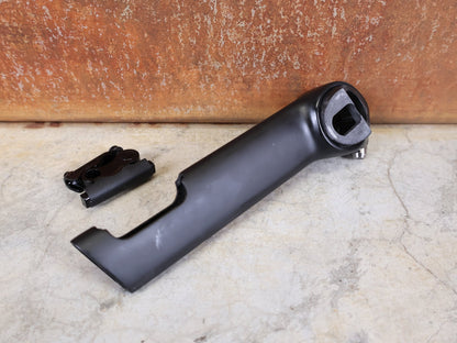 Sattelstütze von Bontrager, TREK MADONE GEN 8 SATTELSTÜTZE / CARBON SMOKE / 150MM / SB 0MM vor USEDBIKES - OB.DE Hintergrund