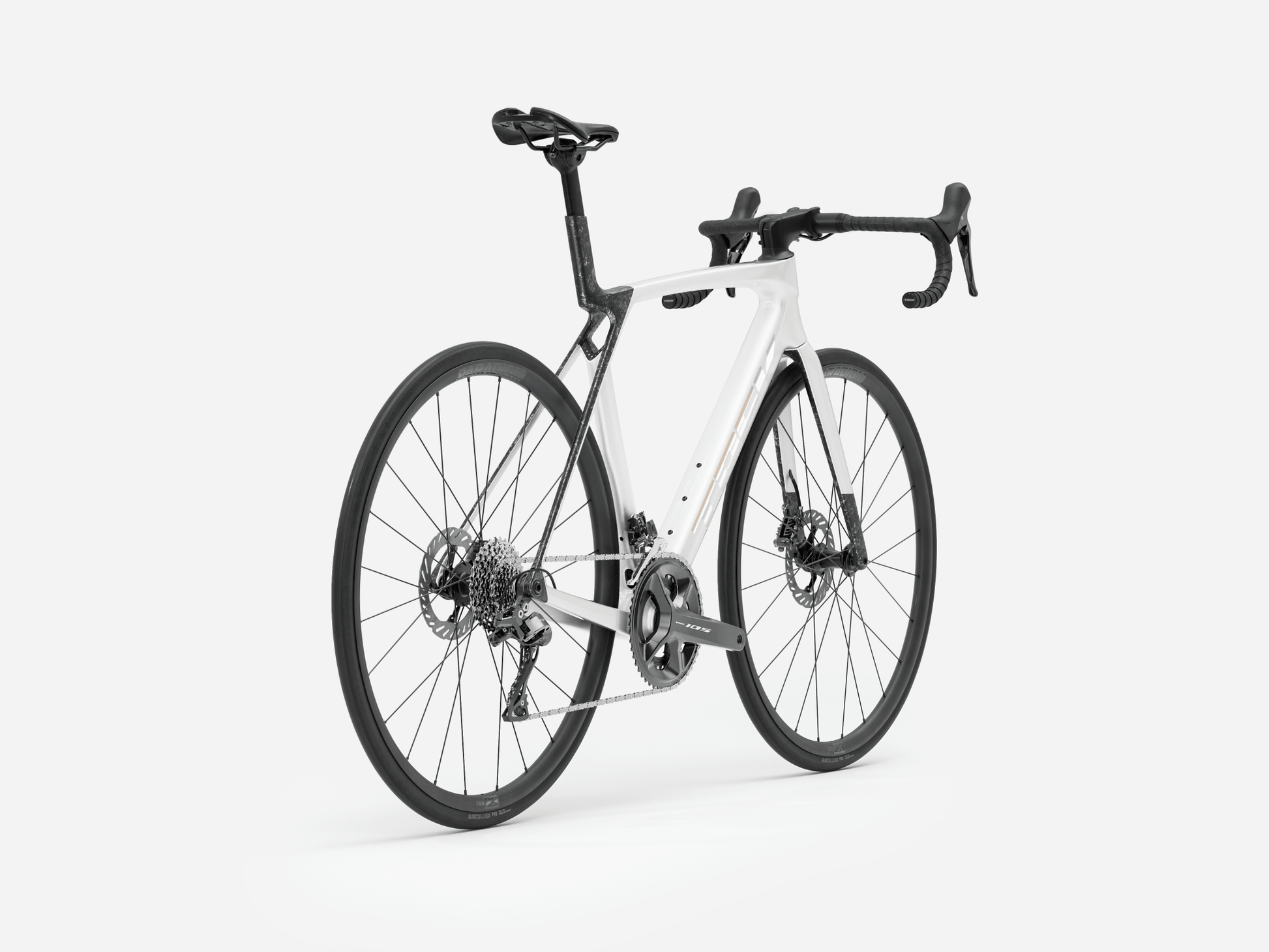 Rennrad von Trek, TREK MADONE SL 5 GEN 8 / GLOSS CRYSTAL WHITE / MATTE DEEP SMOKE / S vor USEDBIKES - OB.DE Hintergrund