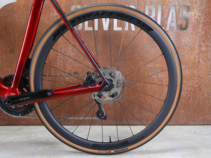 Rennrad von Trek, TREK MADONE SL 6 GEN 8 / CRIMSON / XL vor USEDBIKES - OB.DE Hintergrund