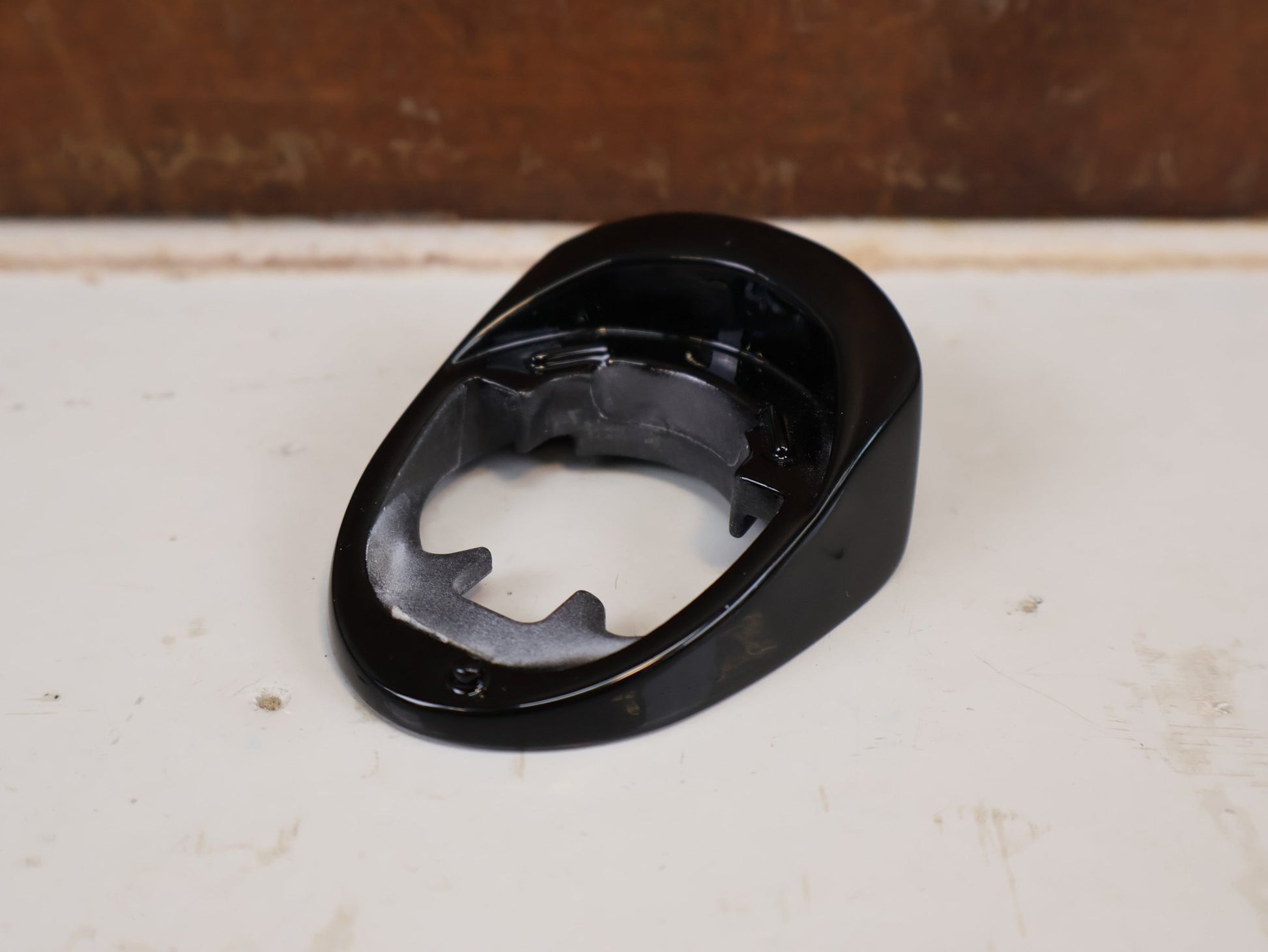 Zubehör von Trek, TREK MADONE SL PAINTED HEADSET COVER ABDECKUNG SCHWARZ W592076 vor USEDBIKES-OB.DE Hintergrund