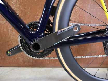 Rennrad von Trek, TREK MADONE SLR 7 AXS GEN 8 MY 2026 / TEAM REPLICA / XL vor USEDBIKES - OB.DE Hintergrund