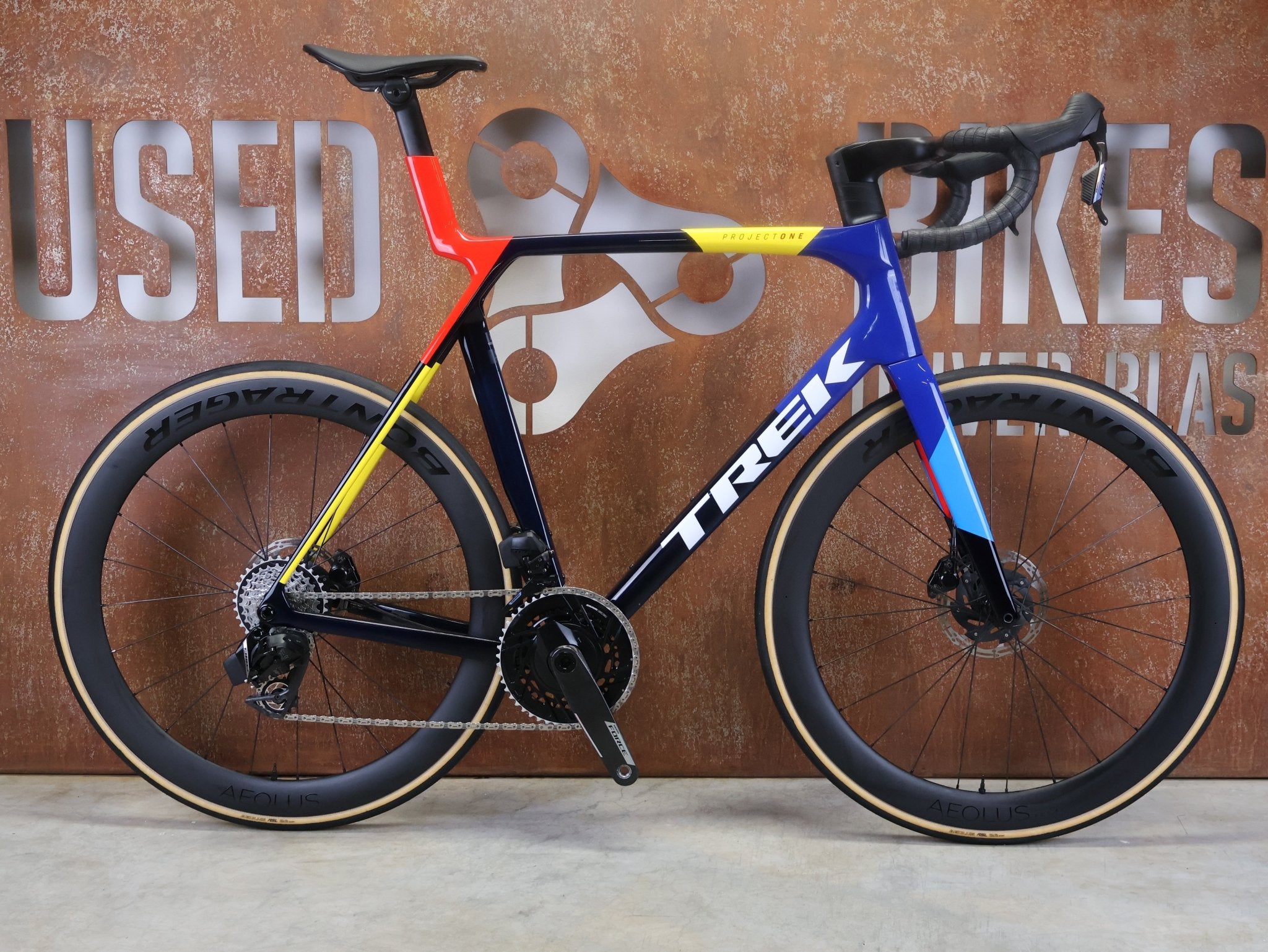 自転車本体 TREK MADONE SLR7 XS Team replica TREK MADONE SLR 7 AXS GEN 8 MY 2026 / TEAM REPLICA / XL