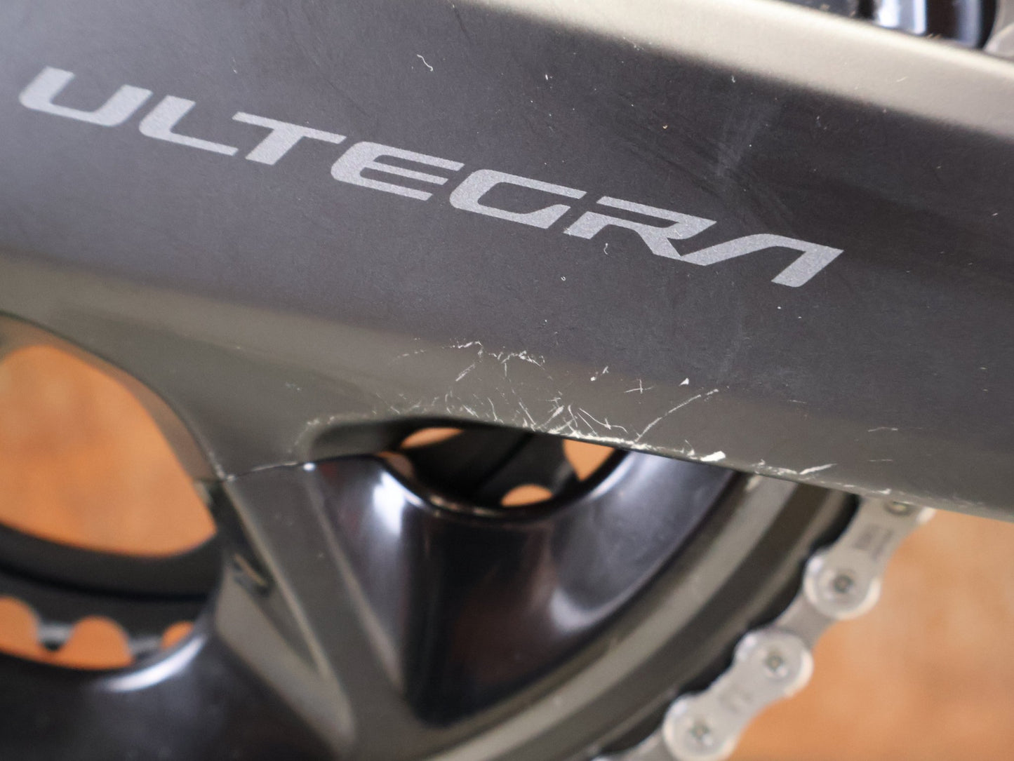 Rennrad von Trek, TREK MADONE SLR 7 GEN 8 / CARBON RED SMOKE / M vor USEDBIKES - OB.DE Hintergrund