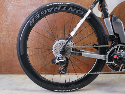 Rennrad von Trek, TREK MADONE SLR 9 AXS GEN 8 ICON TERRESTRIAL CARBON RENNRAD – L vor USEDBIKES - OB.DE Hintergrund