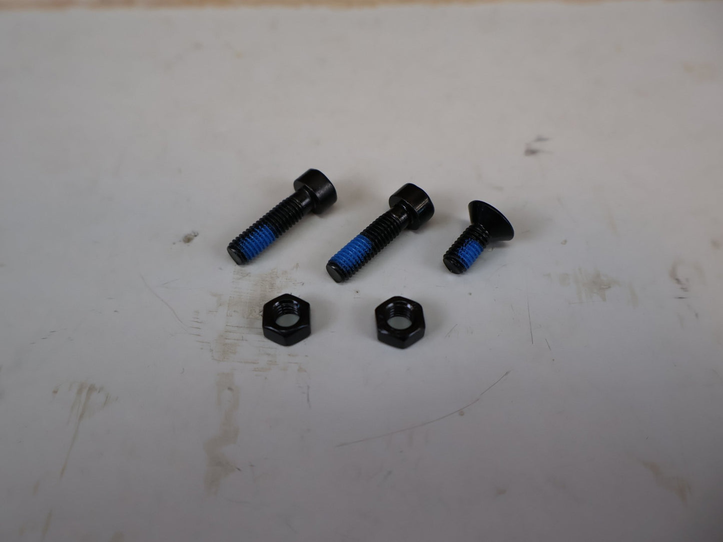 Vorbau von Trek, TREK MADONE SLR GEN 7 INTEGRATED BAR/STEM BLENDR-SOCKEL DUO / 5306656 vor USEDBIKES-OB.DE Hintergrund