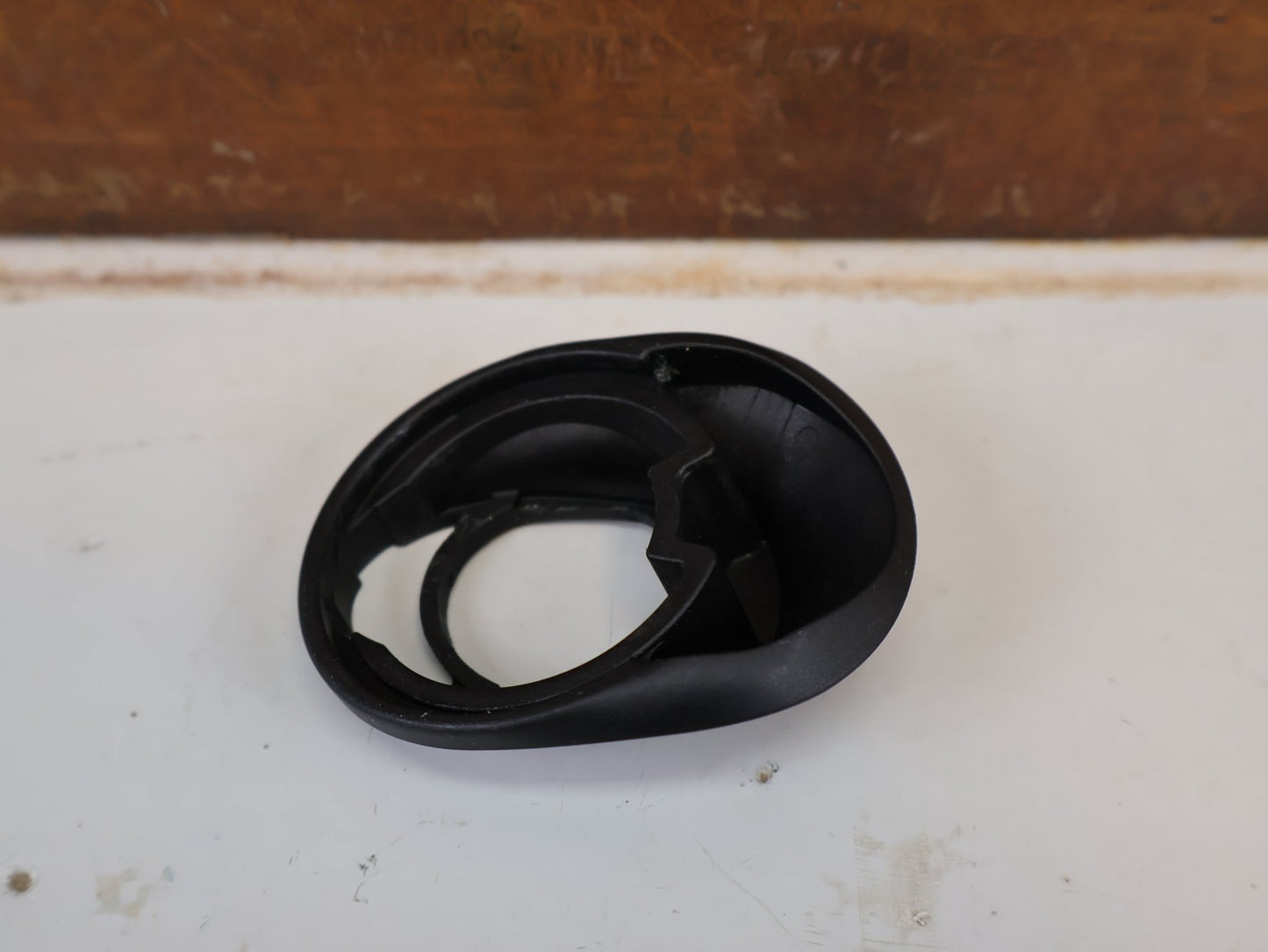 Zubehör von Trek, TREK MADONE SLR GEN 7 RCS BEARING TOP CAP ORIGINALERSATZTEIL / W5311622 vor USEDBIKES-OB.DE Hintergrund