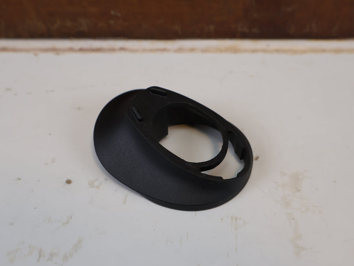 Zubehör von Trek, TREK MADONE SLR GEN 7 RCS BEARING TOP CAP ORIGINALERSATZTEIL / W5311622 vor USEDBIKES-OB.DE Hintergrund