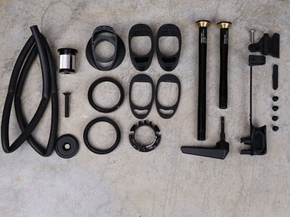 Rennradrahmen von Trek, TREK MADONE SLR GEN 8 CARBON DISC RAHMENSET ICON COULER S vor USEDBIKES - OB.DE Hintergrund