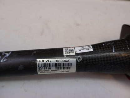 Federgabel, Gabel & Dämpfer von Trek, Trek Madone SLR Gen 8 Carbon Gabel Red Smoke 40mm 377g vor USEDBIKES-OB.DE Hintergrund