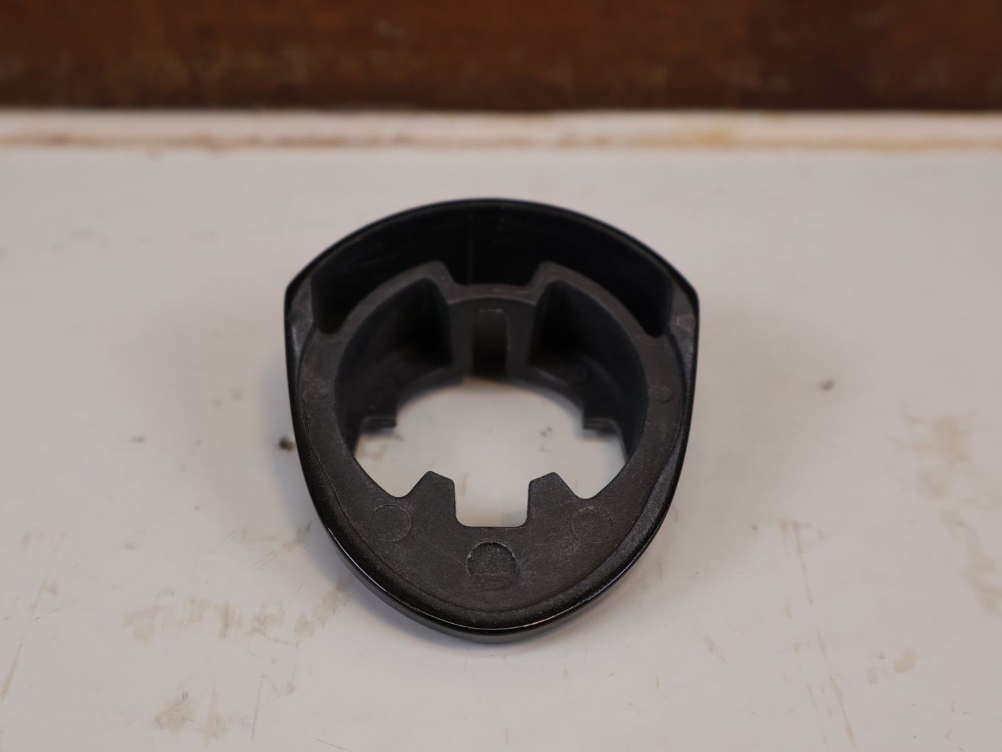 Zubehör von Trek, TREK MADONE SLR HEADSET COVER STEUERSATZ ABDECKUNG BLACK W591670 vor USEDBIKES-OB.DE Hintergrund