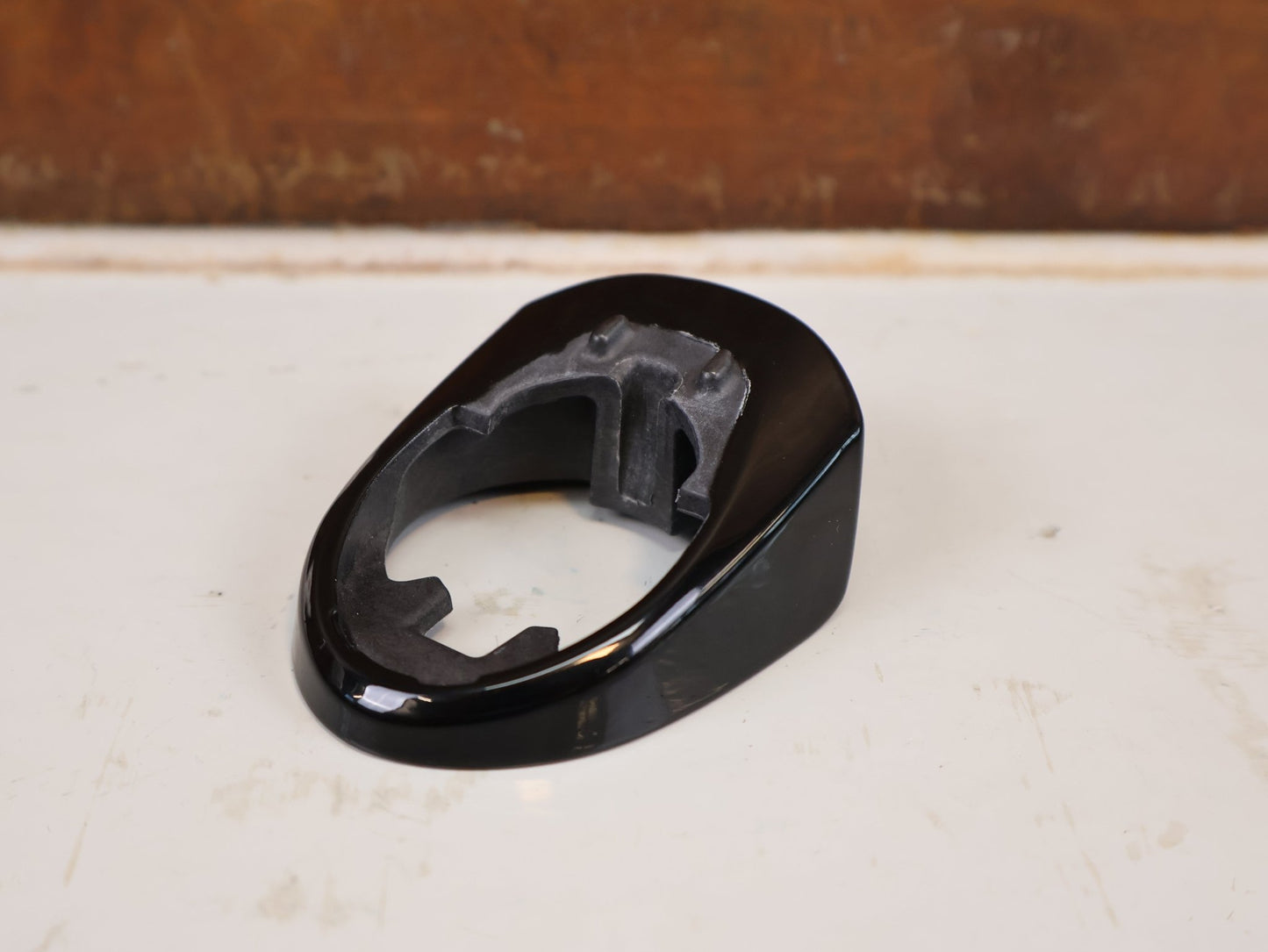 Zubehör von Trek, TREK MADONE SLR HEADSET COVER STEUERSATZ ABDECKUNG BLACK W591670 vor USEDBIKES-OB.DE Hintergrund