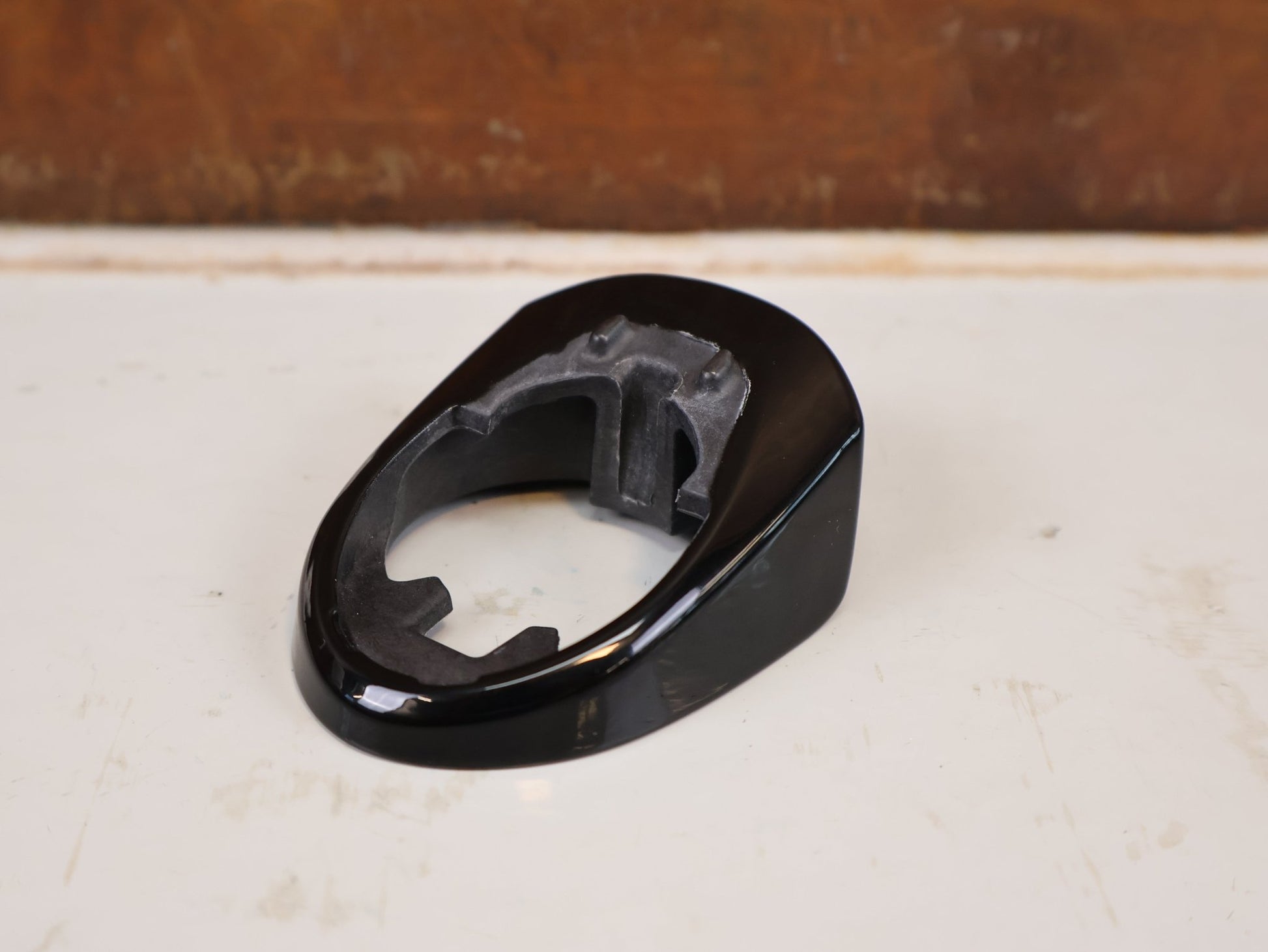 Zubehör von Trek, TREK MADONE SLR HEADSET COVER STEUERSATZ ABDECKUNG BLACK W591670 vor USEDBIKES-OB.DE Hintergrund