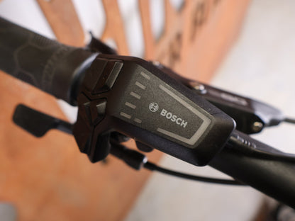 E - Mountainbike von Trek, TREK POWERFLY+ FS 8 GEN 4 / MATTE/GLOSS MULSANNE BLUE / M vor USEDBIKES - OB.DE Hintergrund