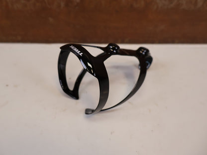Trinkflaschen und Halter von Trek, TREK PRO CARBON FLASCHENHALTER GLÄNZEND BLACK / 5330828 vor USEDBIKES-OB.DE Hintergrund