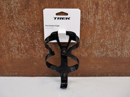 Trinkflaschen und Halter von Trek, TREK PRO CARBON FLASCHENHALTER GLÄNZEND BLACK / 5330828 vor USEDBIKES-OB.DE Hintergrund
