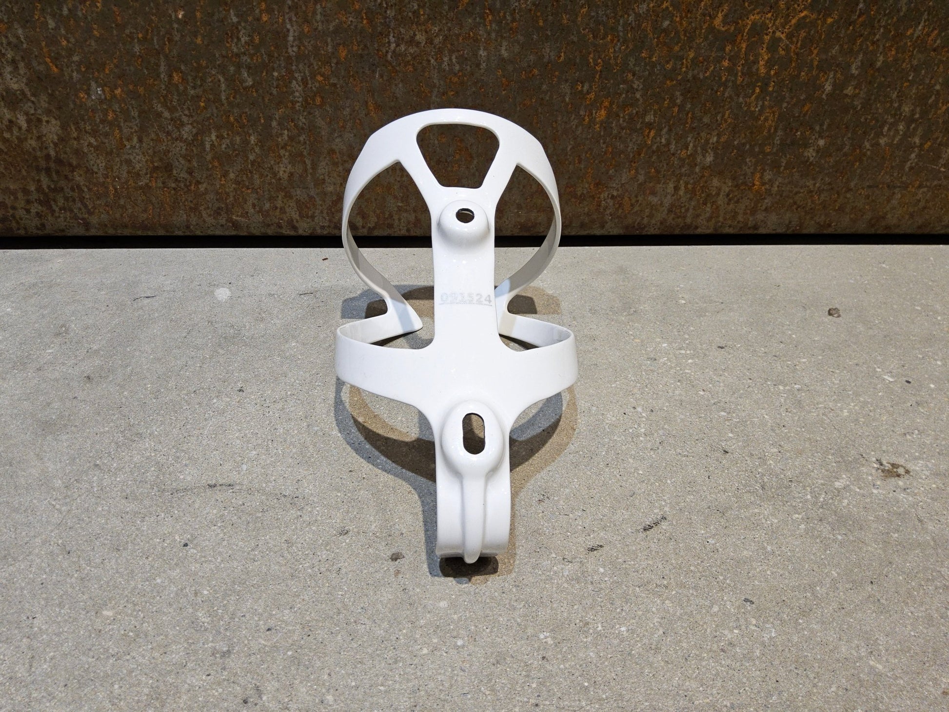 Trinkflaschen und Halter von Trek, TREK PRO CARBON FLASCHENHALTER / WHITE vor USEDBIKES - OB.DE Hintergrund