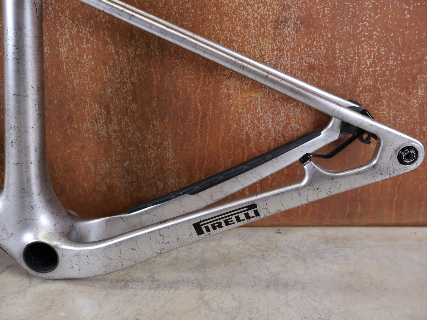 Mountainbikerahmen von Trek, TREK PROCALIBER C GEN 3 RAHMENSET / GRÖSSE M/L – TREK FACTORY RACING TEAM LACKIERUNG vor USEDBIKES - OB.DE Hintergrund