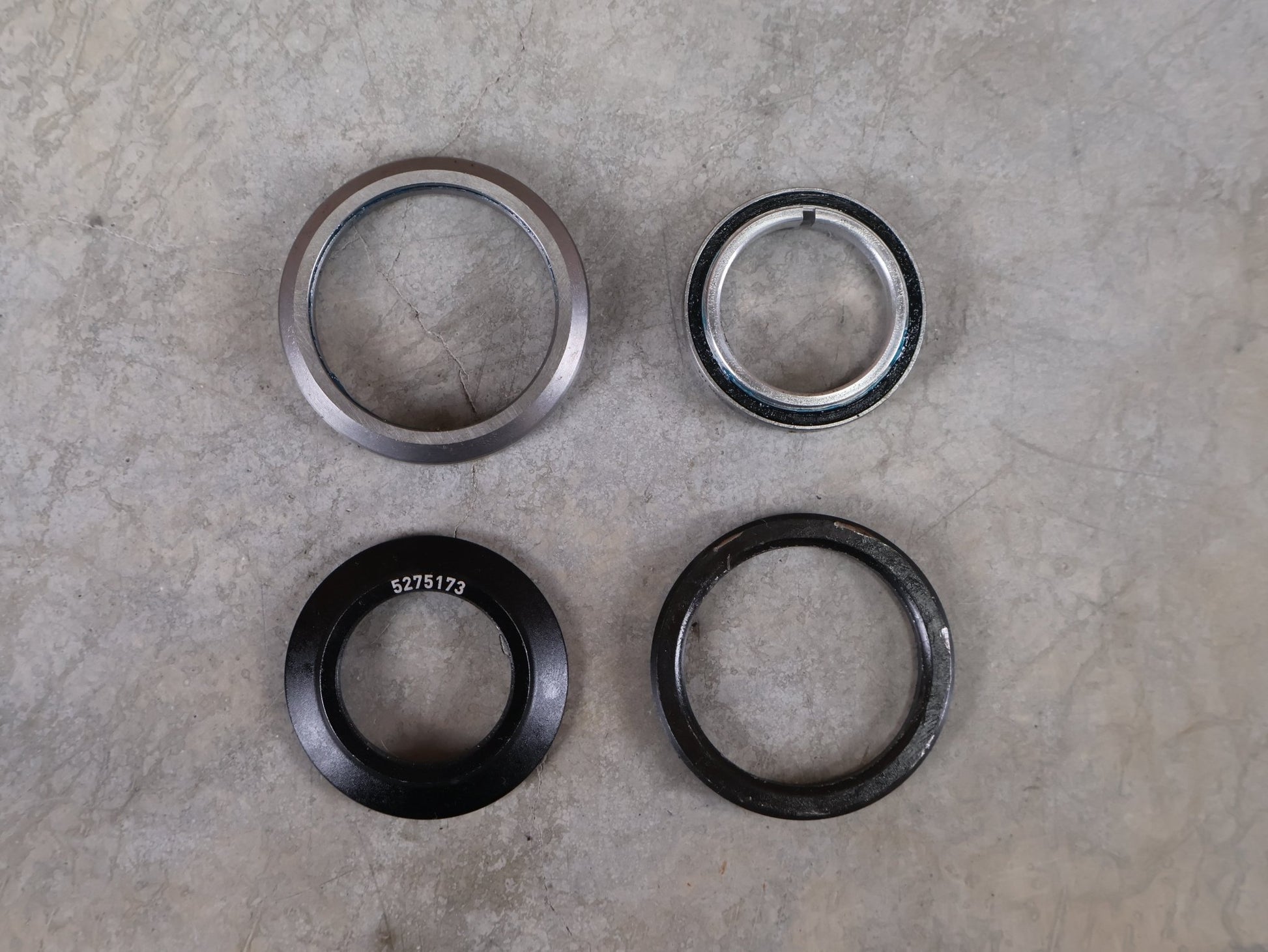 Mountainbikerahmen von Trek, TREK PROCALIBER C GEN 3 RAHMENSET / GRÖSSE S – TREK FACTORY RACING TEAM LACKIERUNG vor USEDBIKES - OB.DE Hintergrund