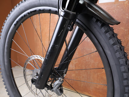 E - Mountainbike von Trek, TREK RAIL+ 9.8 GX AXS T - TYPE GEN 5 / PENNYFLAKE / XL vor USEDBIKES - OB.DE Hintergrund