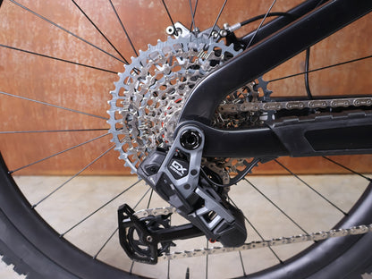 E - Mountainbike von Trek, TREK RAIL+ 9.8 GX AXS T - TYPE GEN 5 / PENNYFLAKE / XL vor USEDBIKES - OB.DE Hintergrund