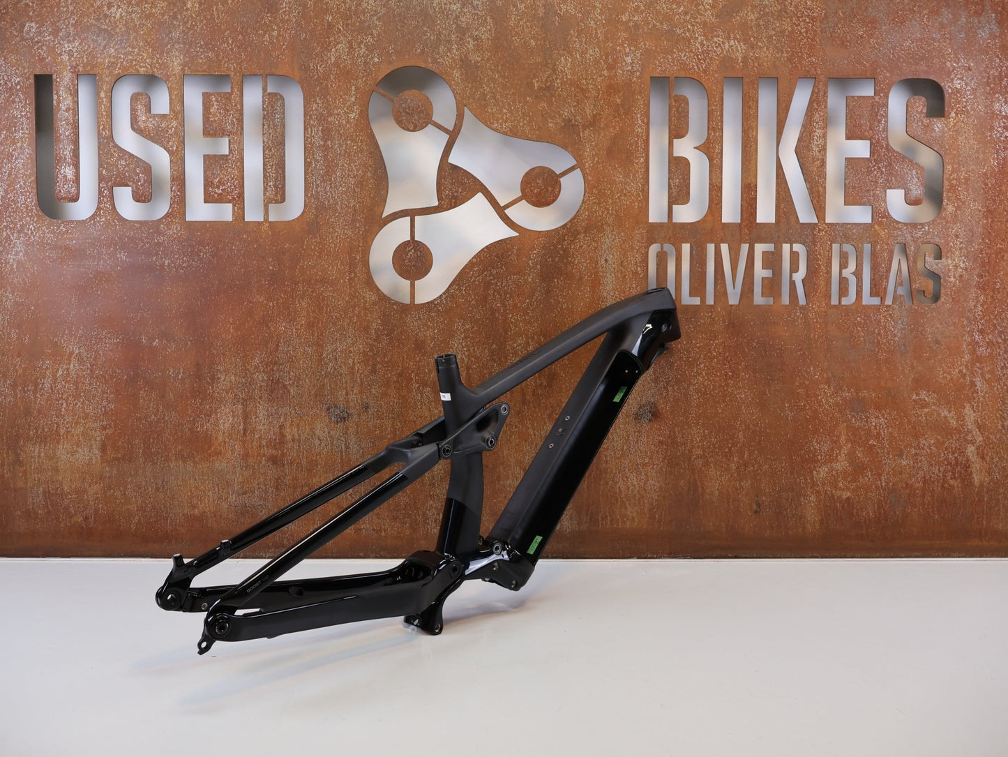 Zubehör von Trek, TREK RAIL C GEN 1 CARBON ERSATZRAHMEN M / E-MTB FRAME SET OCLV vor USEDBIKES-OB.DE Hintergrund