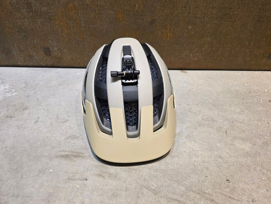 Helme von Trek, TREK RALLY WAVECEL FAHRRADHELM / CHINCHILLA BLACK vor USEDBIKES - OB.DE Hintergrund