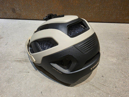 Helme von Trek, TREK RALLY WAVECEL FAHRRADHELM / CHINCHILLA BLACK vor USEDBIKES - OB.DE Hintergrund